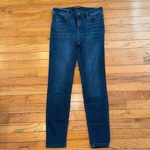 Liverpool Dark Wash The Ankle Skinny Jean Size 27/4 in Dynasty Dark